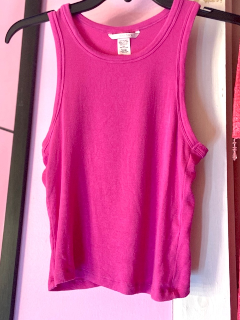 Victoria’s Secret Tank Top Hot Pink Cropped Ribbed Athleisure Women’s Small